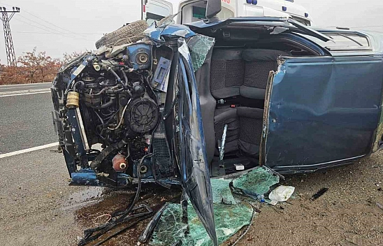 Malatya'da Feci Kaza: Araç Kağıt Gibi Dağıldı!