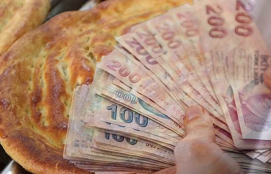 Malatya'da ekmeğin adresi değişti: Vatandaş kuyruğa girdi…