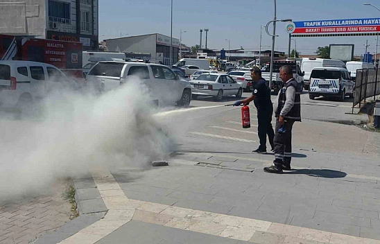 Malatya'da elektrik trafosu alev aldı: İtfaiye zamanında müdahale etti