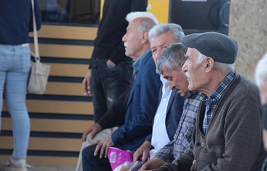 Malatya'da Emekli İsyanı: 'Kira maaşı aştı, faturalar katlandı... geçinemiyoruz!'