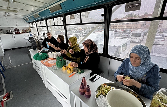 Malatya'da eski otobüs kadınların üretim merkezi oldu