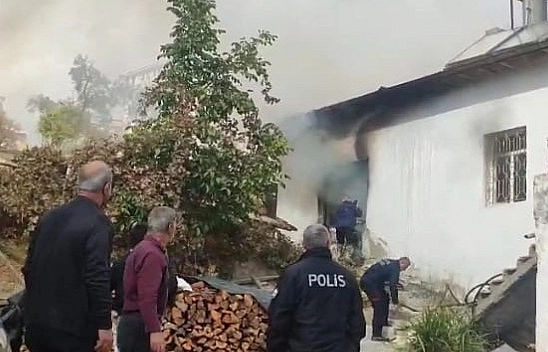 Malatya'da ev yangını paniğe neden oldu!