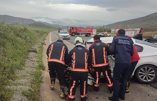 Malatya'da feci kaza: 2 ölü 2 yaralı!