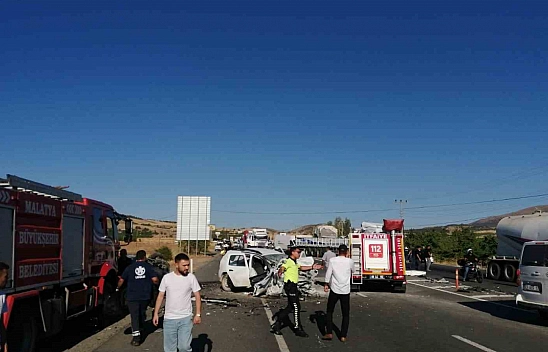 Malatya'da feci kaza: 2 ölü 4 yaralı