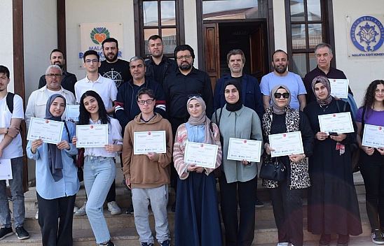 Malatya'da Fotoğrafçılık Tutkusu Sertifikayla Taçlandı