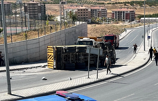 Malatya'da hafriyat kamyonu dehşet saçtı! Yaralı var...