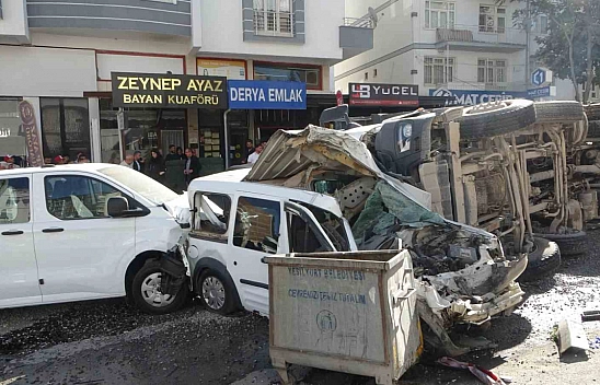 Malatya'da freni patlayan hafriyat kamyonu dehşet saçtı: 5 yaralı