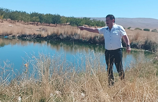 Malatya'da gölet görünümlü foseptik çukur! Vatandaş yıllardır çözüm bekliyor!