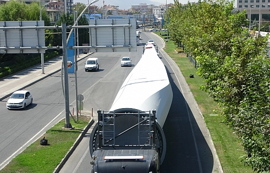 Malatya'da Görenler Dönüp Bir Kez Daha Baktı..! Metrelerce Uzunluğunda...