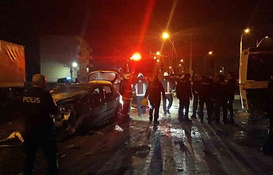 Malatya'da halk otobüsü ile otomobil çarpıştı: 1 ölü