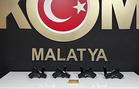 Malatya'da hem evleri hem araçları silah deposuna çevirmişler!