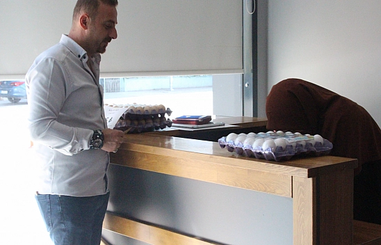 Malatya'da İhtiyaç Sahibi Ailelere Sıcak Bir Dokunuş Daha: 'Askıda Yumurta'