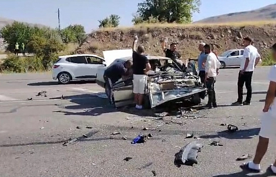 Malatya'da feci çarpışma! Ekipler olay yerine sevk edildi