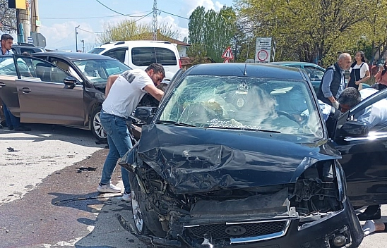 Malatya'da iki ayrı kazada 6 yaralı...