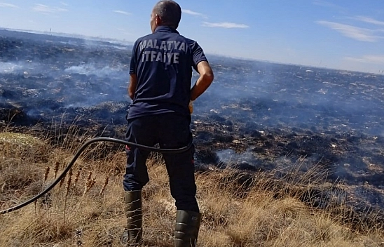 Malatya'da Tarım Arazileri Küle Döndü: Kuluncak ve Yazıhan'da Anız Yangınları!