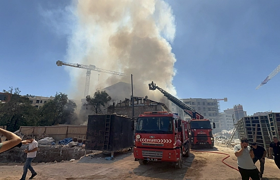 Malatya'da iki katlı müstakil evde yangın!