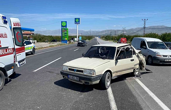 Malatya'da iki otomobil çarpıştı: 4 yaralı