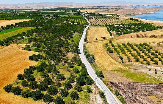 Kırsalda ulaşım rahatladı: Malatya'da binlerce metrelik yol yenilendi