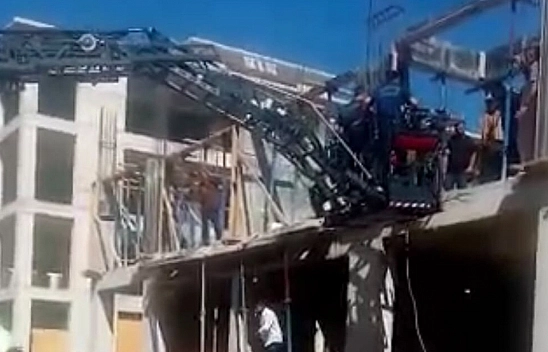 Malatya'da inşaattan düşen işçi yaralandı