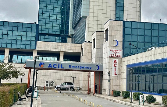 Genç kız üniversite yurdunda intihara kalkıştı: Hastaneye zor yetiştirildi...