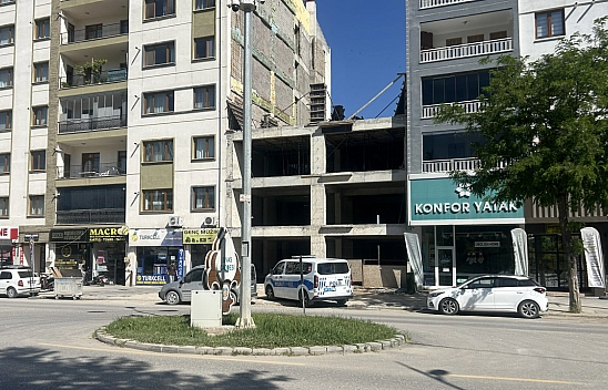 Malatya'da işçi metrelerce yüksekten düştü