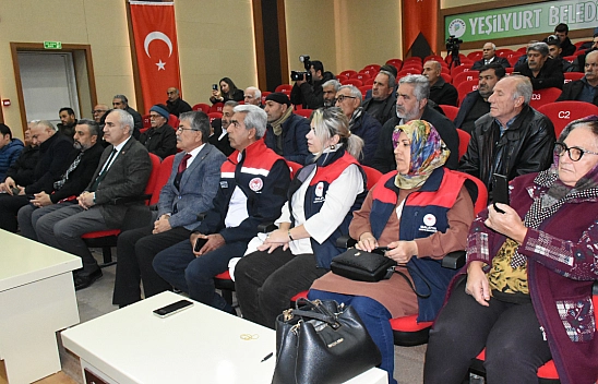 Malatya'da Çiftçilere Ücretsiz Zirai İlaç Desteği