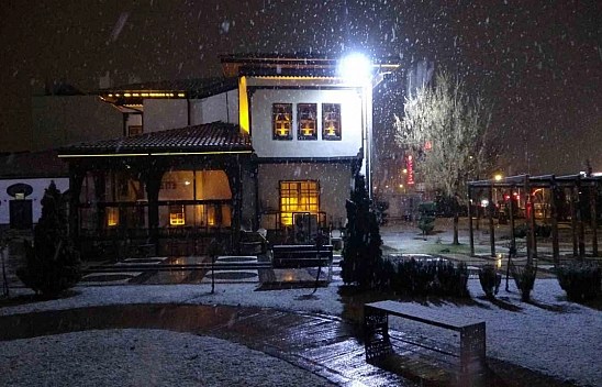 Malatya'da kar yağışı etkili oluyor