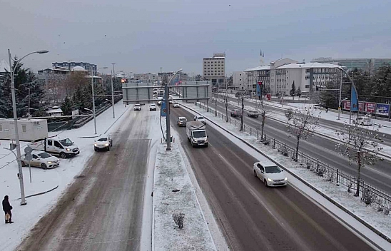 Malatya'da kar yağışı hayatı olumsuz etkiledi