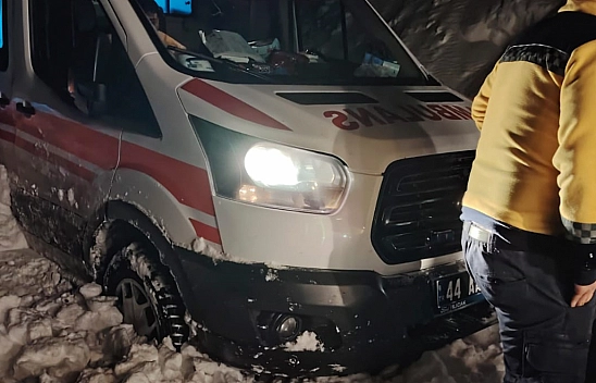 Malatya'da karda mahsur kalan vatandaşlar kurtarıldı