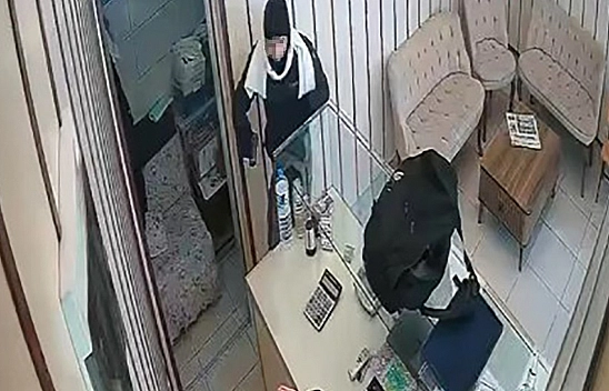 Malatya'da kuyumcu soygunu girişimi kamerada