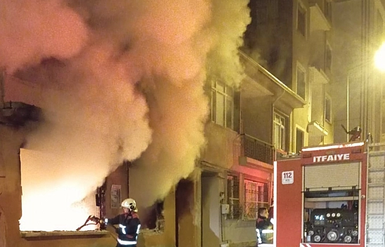 Malatya'da Metruk Binada Çıkan Yangın İtfaiye Tarafından Söndürüldü!