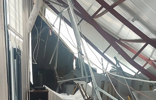 Malatya'da yoğun kardan çatı çöktü