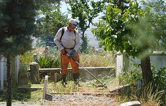 Malatya'da mezarlıklar ve camiler bayrama hazır..!