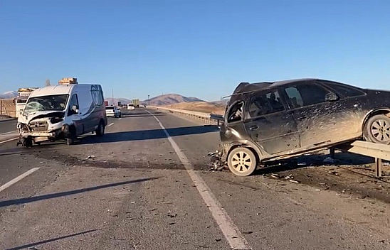 Malatya'da feci kaza: 1'i ağır 3 yaralı