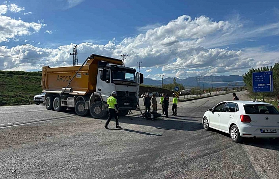 Malatya'da motosikletle kamyon çarpıştı: 1 yaralı