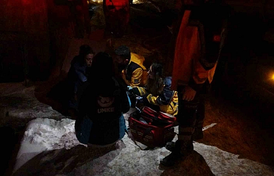 Malatya'da yangın paniği: Mahsur kalan kadın son anda kurtarıldı