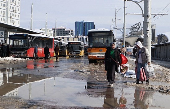 Malatya'da Otobüs Durakları Göle Döndü!