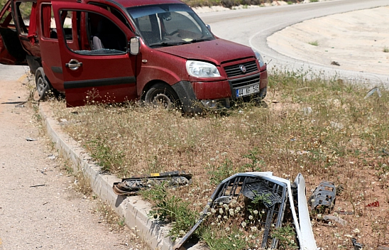 Malatya'da otomobil ile hafif ticari araç çarpıştı: 4 yaralı