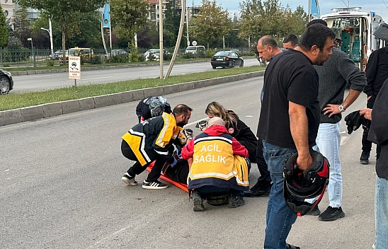 Malatya'da otomobilin çarptığı motosiklet 30 metre sürüklendi: 1 yaralı