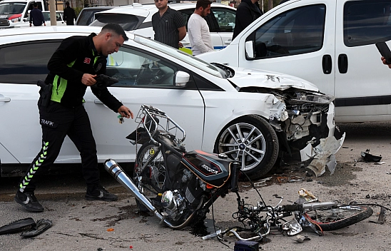 Malatya'da otomobille çarpışan motosikli yaralandı