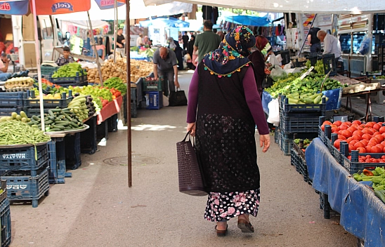 Malatya'da Pazar, Fiyatları Düşüyor mu? İşte Perşembe Pazar Fiyatları...