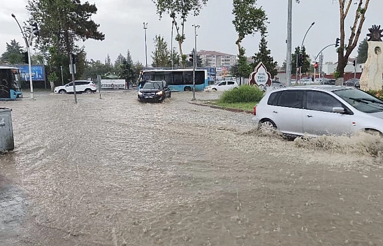 Malatya göle döndü, Büyükşehir 'kontrol altında'...!