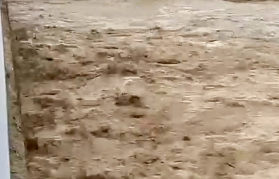 Malatya'da Sağanak Hayatı Olumsuz Etkiledi: Dereler Taşma Noktasına Geldi