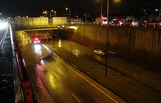 Malatya'da yollar göle döndü