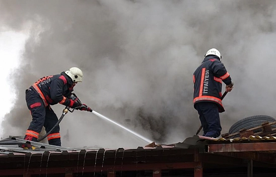 Malatya'da sanayi sitesinde alevler yükseldi