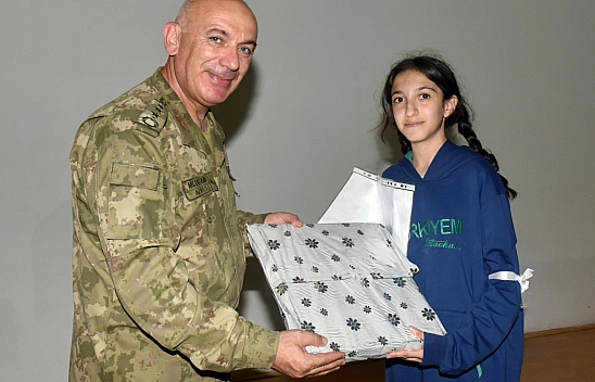 Malatya'da Şiir Yarışması Birincileri 2. Ordu'yu Ziyaret Etti