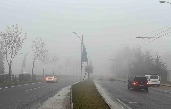 Malatya'da Yoğun Sis: Görüş Mesafesi 50 Metreye Kadar Düştü...