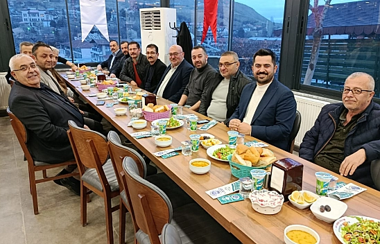 Malatya'da siyasi partiler iftar sofrasında buluştu