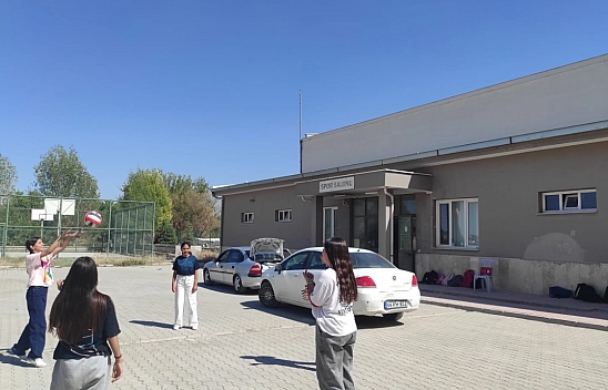 Malatya'da skandal| Sağlam salonu, depoya çevirip harap ettiler!