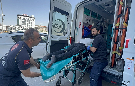 Malatya'da sokak ortasında bıçaklı kavga: Suriyeli genç yaralandı